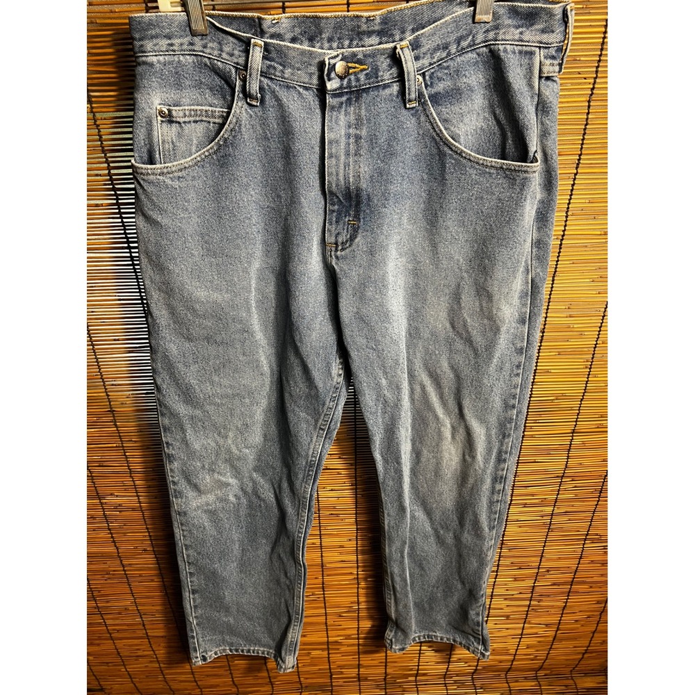 Wrangler Premium Quality Relaxed Fit Blue Jeans Mens 34x30 Light Wash